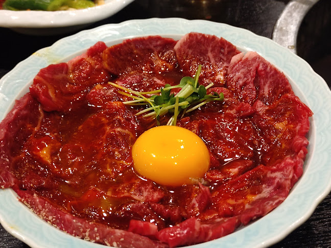 焼肉三日月 - 飲食業