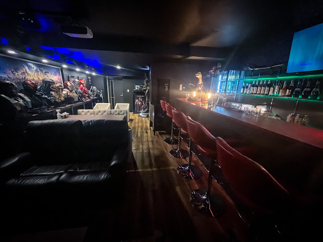 Comentarii opinii despre movie cafe&bar FORCE名古屋 （アメコミバー.映画バー）