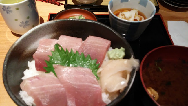 Opinii despre 魚屋の台所 下の一色 ニシキ店 în 名古屋市 - 飲食業