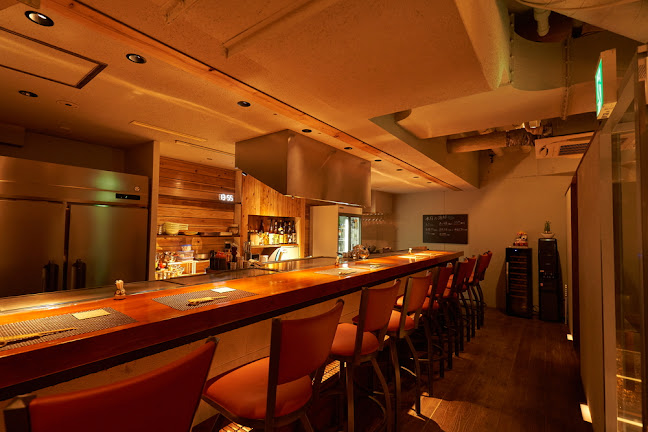 鉄板焼き 1千家（いっせんち) - 飲食業