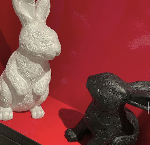 コンセプトカフェ&バー ルミエール - 飲食業