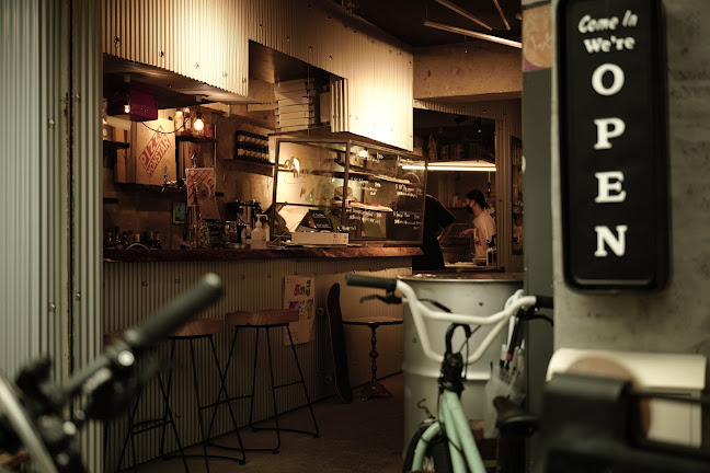 ピザモンスターヒダリ - 飲食業