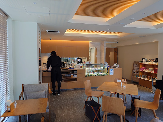 Opinii despre Sky produced by Toshi Yoroizuka în 横浜市 - 飲食業