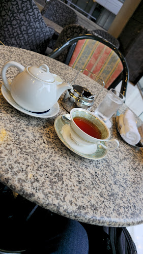 カフェ・ド・ラペ - 飲食業