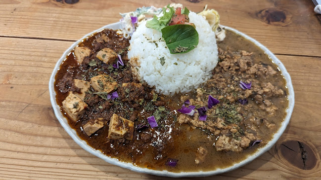 無国籍居酒屋 ふぁにや - 飲食業