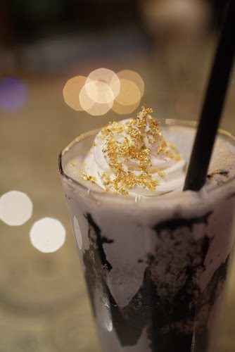 OVERWHELM HAMBURGER and BAR STAND - 目黒区