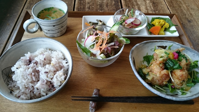 マニスマニス - 飲食業