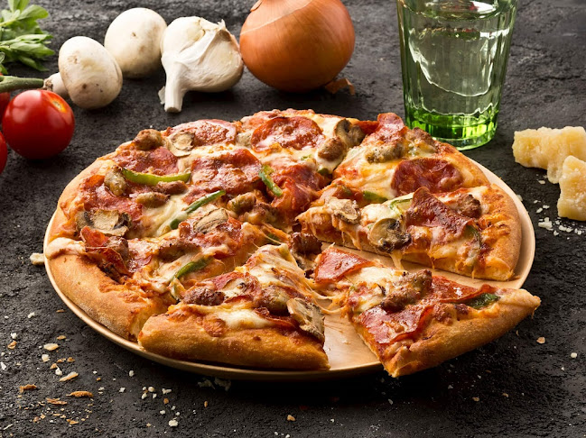 Comentarii opinii despre ドミノ・ピザ西宮今津店