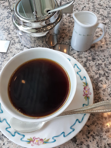 Opinii despre カフェ・ド・ラペ în 大阪市 - 飲食業