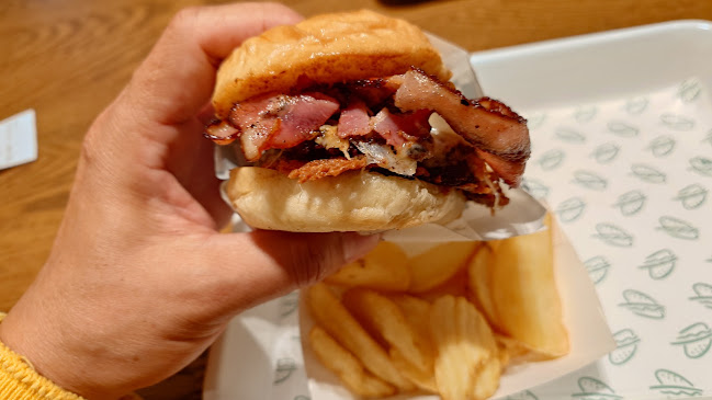 J.S. BURGERS Jr. 越谷レイクタウン店 - 越谷市