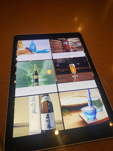バー「ベイ・ウエスト」