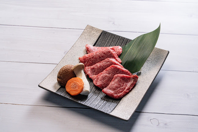 焼肉Dining 牛若丸 南6条通り店 - 飲食業