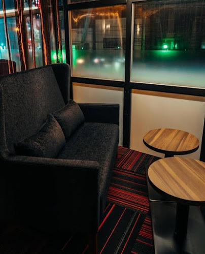 エース - 飲食業