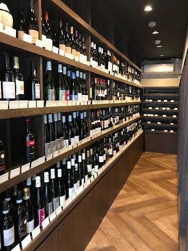 谷口ワイン店 - 飲食業