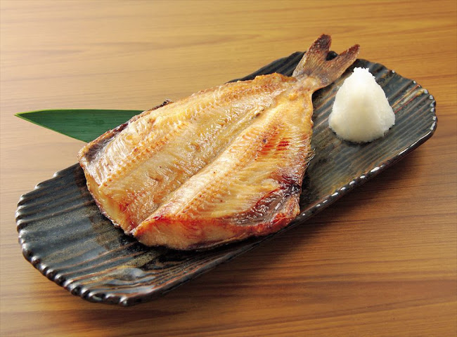 〒515-0017 三重県松阪市京町１区8−１ 東海ステーションビル 1階2階