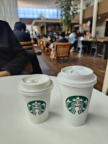Opinii despre スターバックス コーヒー 北里大学病院店 în 相模原市 - 飲食業