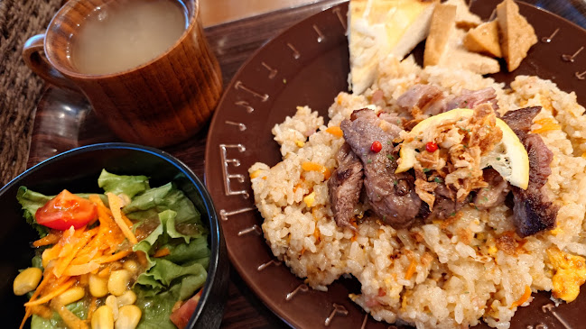 〒572-0042 大阪府寝屋川市東大利町７