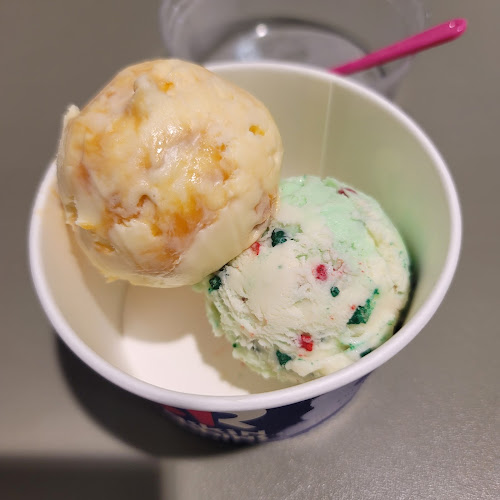 Opinii despre サーティワンアイスクリーム 栄オアシス21店 în 名古屋市 - 飲食業