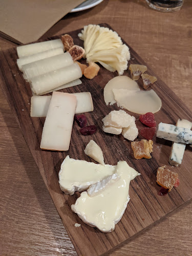 ワインの酒場。ディプント 大宮西口店 - 飲食業