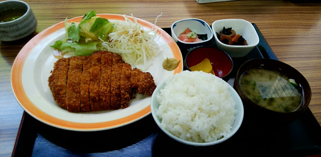 Opinii despre Den Den (Cafe restaurant) în 飯塚市 - 飲食業