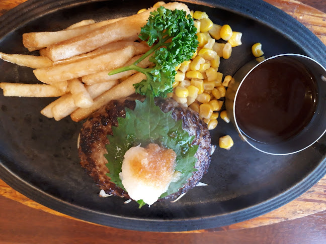 ロイヤルホスト橘通店 - 飲食業