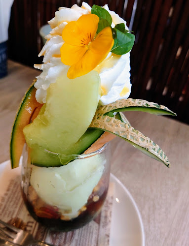 〒030-0851 青森県青森市本町１丁目２−１３