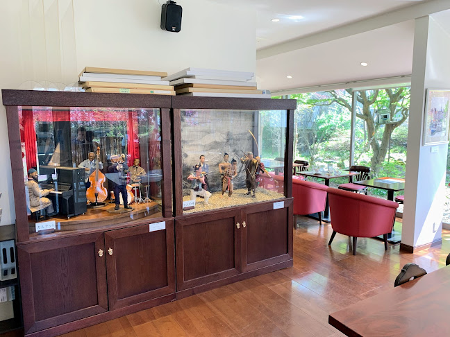 森のカフェ - 飲食業