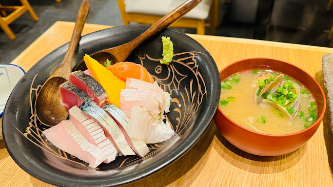 Opinii despre 丸友 那覇総本店 în 那覇市 - 飲食業