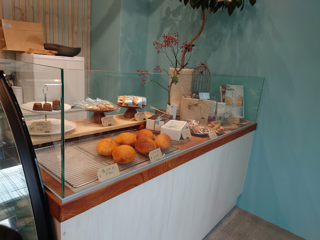 パティスリーオーセンティック - 飲食業