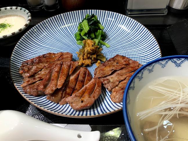 Opinii despre 炭焼牛たん東山 沖縄リウボウ店 în 那覇市 - 飲食業