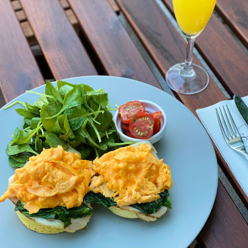 サラベス 東京店