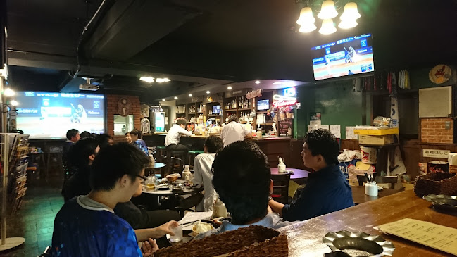 Opinii despre ホームランバー în 横浜市 - 飲食業