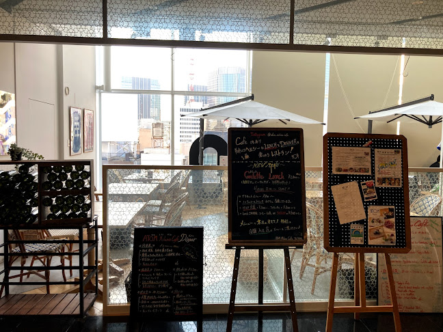 Comentarii opinii despre カフェバー L’ATELIER et Brasserie ATOM Milano（アトリエ･ブラッスリー･アトムミラノ）銀座