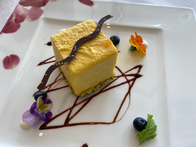 〒901-0306 沖縄県糸満市西崎町１丁目６−１