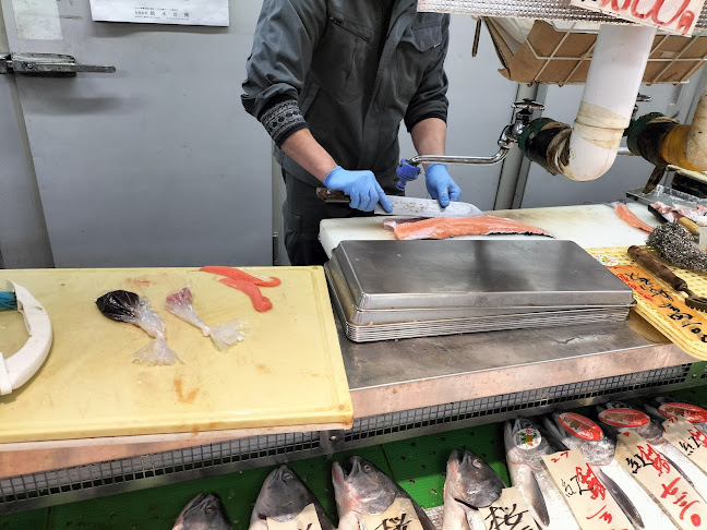 釧路和商市場 山崎鮮魚店 - 飲食業