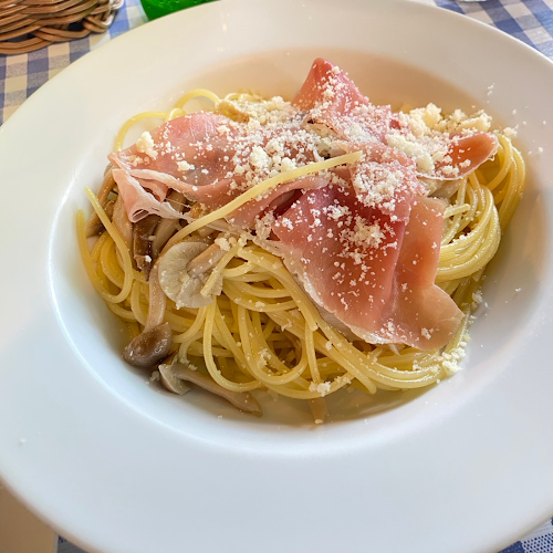 Opinii despre ラ・ベントゥーラ în 練馬区 - 飲食業