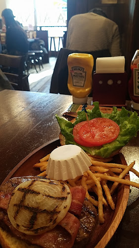 Comentarii opinii despre KUA`AINA 青山本店