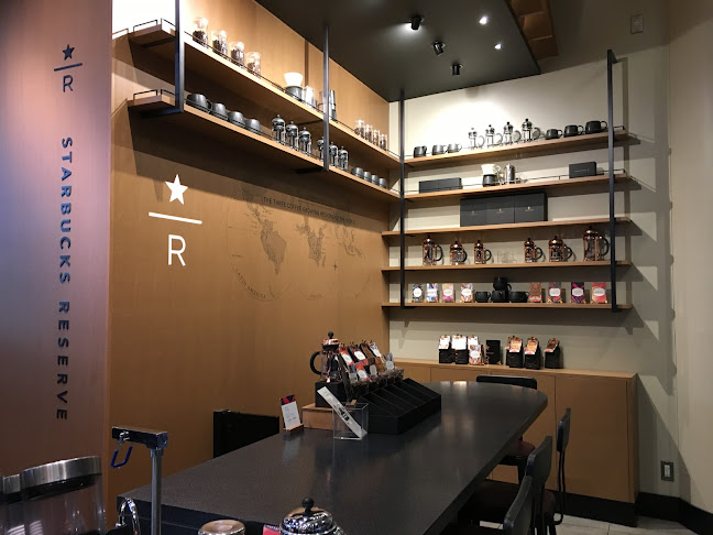 Comentarii opinii despre スターバックス コーヒー リバーウォーク北九州デコシティ店