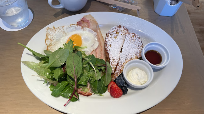 Comentarii opinii despre サラベス 東京店