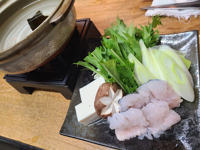 季節料理よし野 - 飲食業