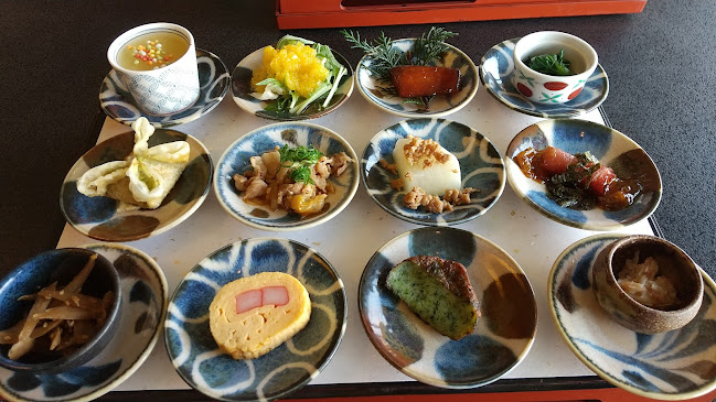 〒893-0006 鹿児島県鹿屋市向江町１５−１３