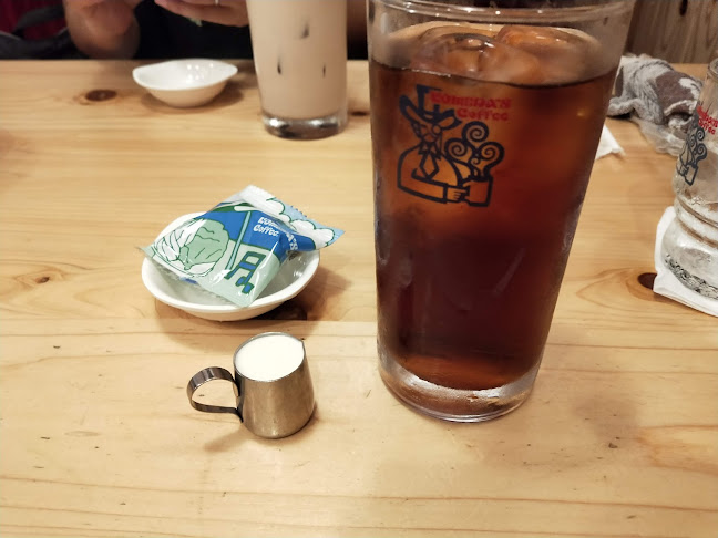 Opinii despre コメダ珈琲店 沖縄糸満店 în 糸満市 - 飲食業