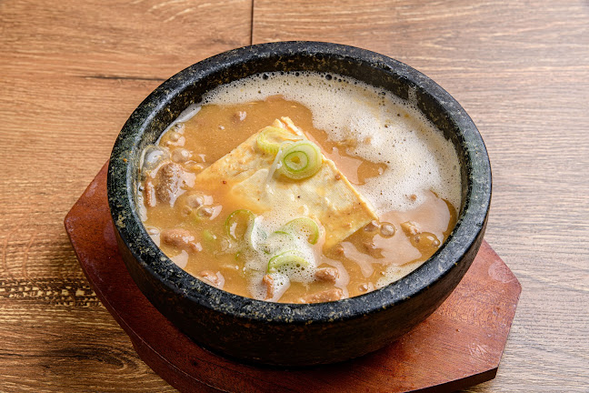 Opinii despre 揚げたて串揚げと焼き鳥 大衆串横丁てっちゃん キラリス函館駅前店 în 函館市 - 飲食業