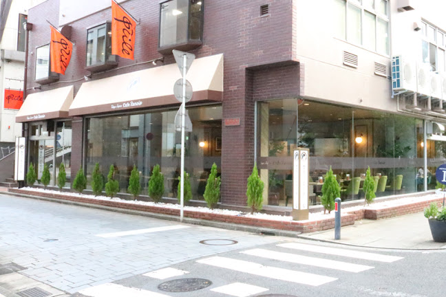 〒231-0861 神奈川県横浜市中区元町１丁目１８