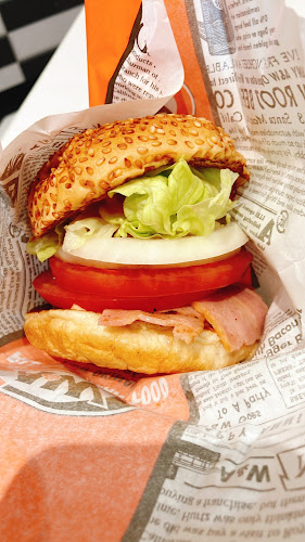 Comentarii opinii despre A&W イーアス沖縄豊崎店