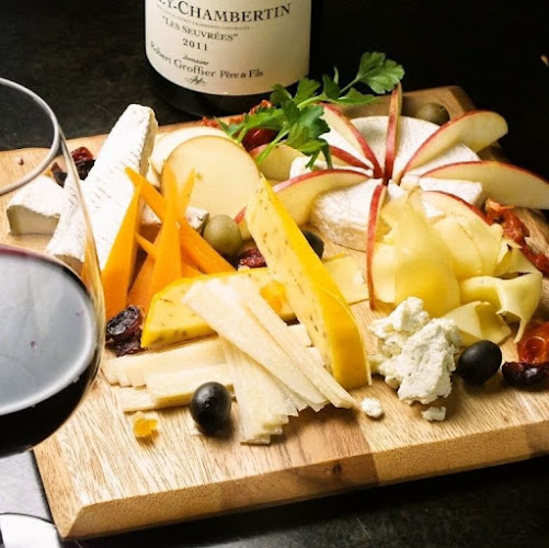 Opinii despre 秋葉原ダイニング ラフィーネ în 千代田区 - 飲食業