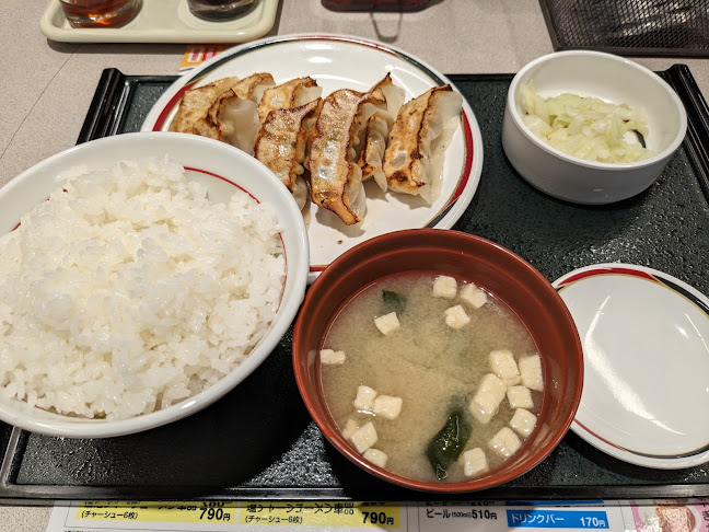 Comentarii opinii despre みよしの 環状光星店