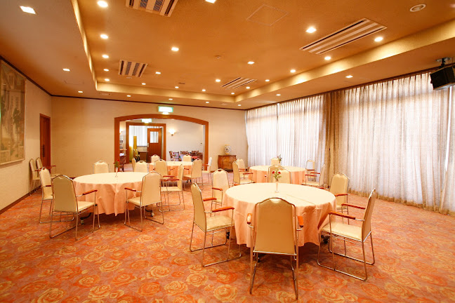 Opinii despre 南海グリル 天兆閣別館 în 堺市 - 飲食業