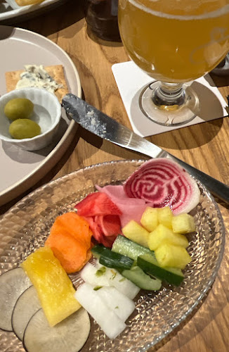 〒411-0037 静岡県三島市泉町２−１