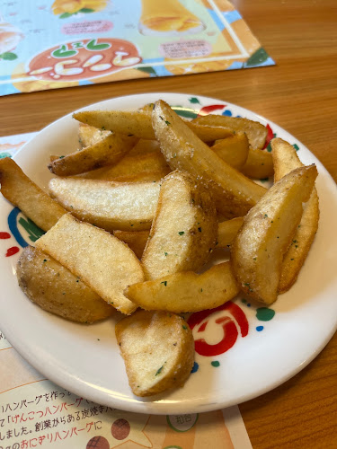 〒425-0035 静岡県焼津市東小川７丁目17−１２